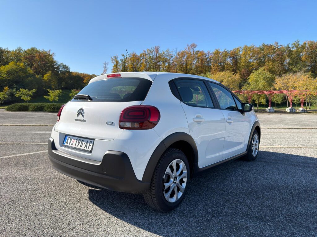 WhatsApp Image 2025-11-01 at 18.11.12